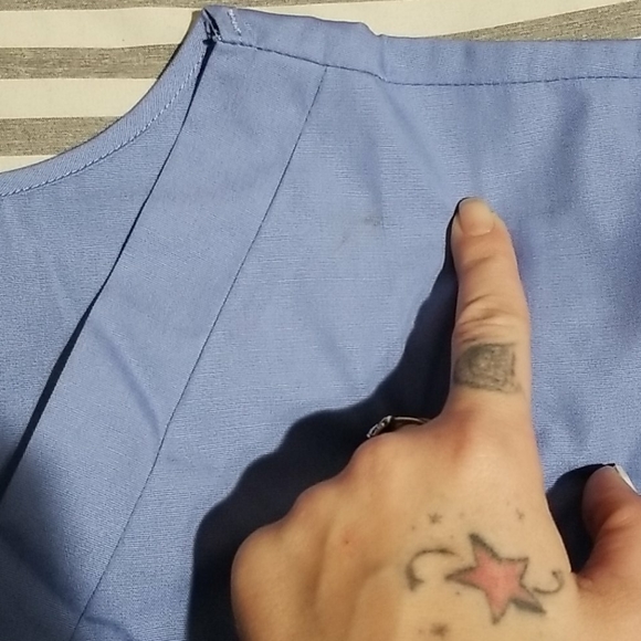 NWT scrub top XL - Picture 3 of 5